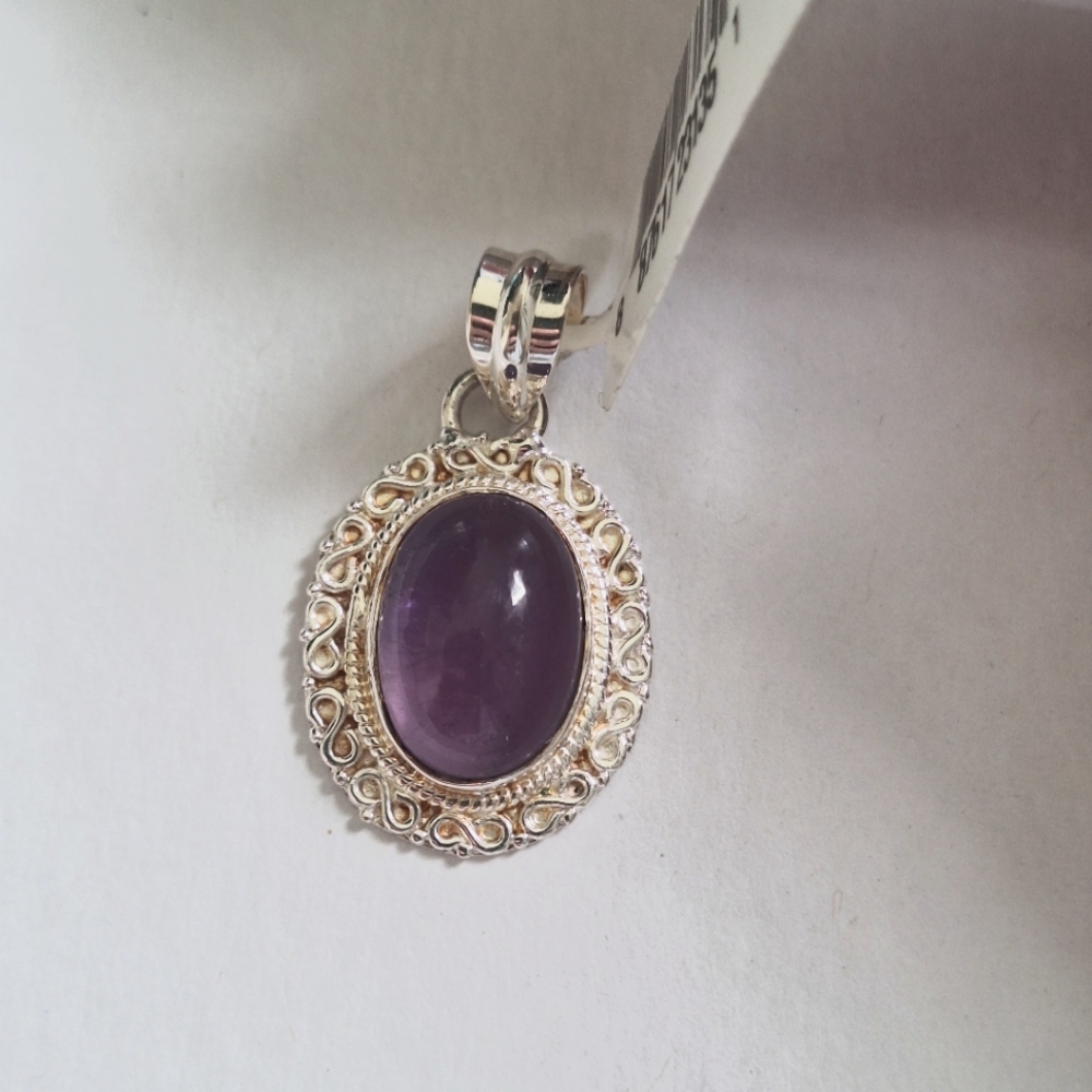 Elegant Silver and Purple Pendant Necklace